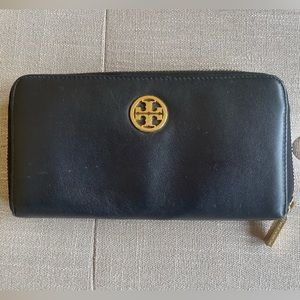 Tory Burch wallet